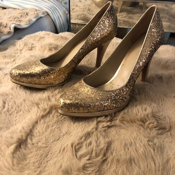Gold Sparkling High Heels - Picture 3 of 3